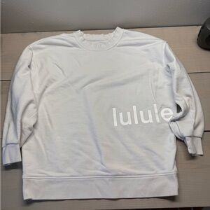 Oversized White Lulu Crew Sweatshirt Size6 / Medium